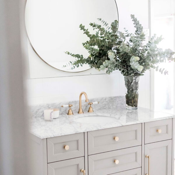 Free Standing vanity in Hampton Grey with Carrara Marble